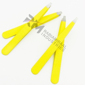 Pinza para Cejas RMI Silver Tip de Acero Inoxidable con Recubrimiento en Polvo Amarillo, Producto Superior - Product Image 5