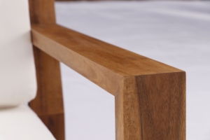 Silla mecedora diseñada con movimiento deslizante suave y estructura robusta que proporciona un asiento relajante para espacios de estar y dormitorios - Product Image 5