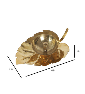 Lampe à huile décorative en laiton motif feuille, porte-bougie traditionnel indien pour Diwali, Puja, Hawan, Festival, Mariage, Maison - Product Image 2