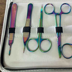 Kit de Entrenamiento Médico Completo con Almohadilla de Sutura Reutilizable y Juego de Instrumentos Quirúrgicos Arcoíris para Prácticas de Laboratorio Universitario - Product Image 3