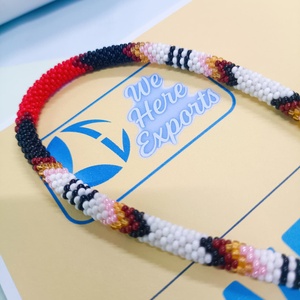 WE HERE EXPORTS Porte-clés de poignet tendance pour femme, fait main, avec perles de rocaille, pierres imitation perle et éléments à insérer pour ongles, cadeau bleu - Product Image 5