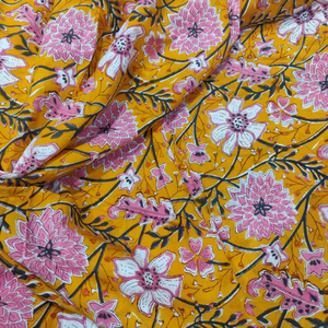 Tissu en coton imprimé à la main pour la décoration de la maison, la couture, la rembourrage, les housses de coussin et les projets décoratifs - Product Image 1