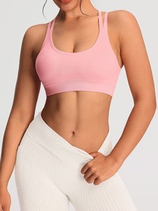Soutien-gorge de sport sans couture pour femmes |   Débardeur de yoga à double bretelle croisée dans le dos |   Soutien-gorge de sport respirant en maille à découpes avec coussinets - Product Image 5