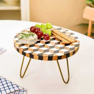Plateau de service en résine et bois, design minimaliste, pieds en métal faits à la main, emballage monobloc, pour la décoration de la maison, plateaux en bois - Product Image 1