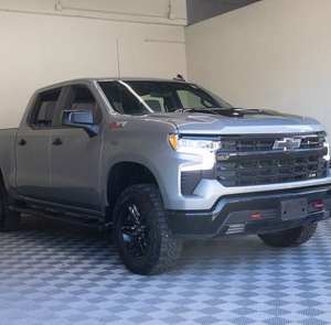 Chevrolet Silverado 1500 LT Trail Boss 2024, Cabina Doble, Tracción en las Cuatro Ruedas, Volante a la Izquierda, Interior Oscuro, Asientos de Cuero, R19 - Product Image 1