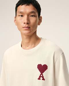 Camiseta Personalizada de Manga Corta Color Crema para Hombre con Bordado de Corazón Rojo, Corte Regular, Informal, de Algodón Jersey, Cuello Redondo - Product Image 3