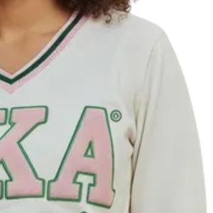 เสื้อสเวตเตอร์ไหมพรมสีขาว ตัวอักษร V คอวี สำหรับผู้หญิง สไตล์ลำลอง แฟชั่นทันสมัย แขนยาว สไตล์วาร์ซิตี้ เหมาะสำหรับใส่ในชีวิตประจำวัน - Product Image 2