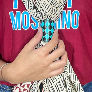 Support de Foulard Western Tendance Bohème en Cuir de Vachette Véritable Gravé à la Main à Carreaux Turquoise pour Cowgirls - Product Image 5