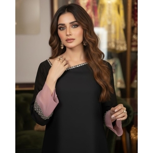 Salwar Kameez pakistanais pour femmes, création de designers |   Costume indien noir pour occasions spéciales, pour l'Eid et Diwali - Product Image 5