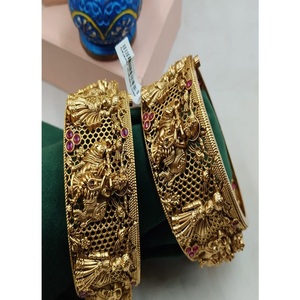 Exquisitos brazaletes de latón chapado en oro de calidad premium con moissanita, juego de dos brazaletes abribles para mujeres y niñas, colección para usar en bodas. - Product Image 1