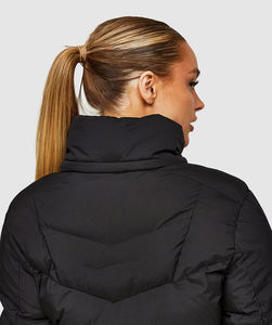 เสื้อแจ็คเก็ตพัฟเฟอร์แบบมีฮู้ดสำหรับผู้หญิง ลายพิมพ์ สตรีทแวร์กลางแจ้ง กันน้ำ ระบายอากาศได้ดี บุผ้านวม  รับผลิตตามแบบ OEM พร้อมโลโก้ตามสั่ง - Product Image 6