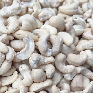 เม็ดมะม่วงหิมพานต์จากโรงงานโดยตรง WW180, WW240, WW320, LP, WS เม็ดมะม่วงหิมพานต์ W180 พร้อมบรรจุภัณฑ์ตามสั่ง - Product Image 1