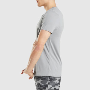เสื้อยืดออกกำลังกายผู้ชายดีไซน์ใหม่ล่าสุด MOQ ต่ำ ใส่สบาย แห้งเร็ว ระบายอากาศได้ดี ผลิตจากผ้าสแปนเด็กซ์/โพลีเอสเตอร์ รับสกรีนโลโก้ตามแบบ - Product Image 3