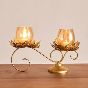 Porte-bougie en verre et métal de haute qualité, idéal comme cadeau attentionné pour les fêtes ou l'inauguration d'une maison. - Product Image 4