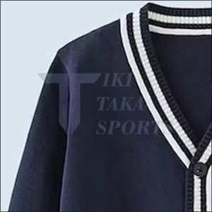 Pull en laine/nylon à col en V pour homme Tiki Taka Sports, cardigan chenille personnalisé style universitaire, design patchwork décontracté pour l'hiver, avec dentelle et motifs de sororités - Product Image 2