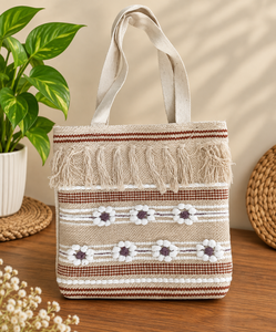 Sac fourre-tout carré artisanal en coton Dari Dhurrie pour femme, motif tissé à la main, respectueux de l'environnement, par Craftstages International - Product Image 4