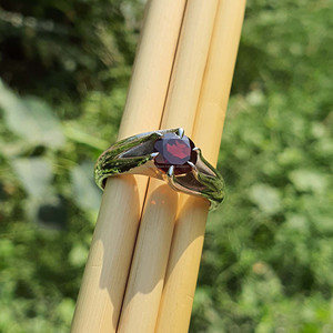 แหวนหมั้นโกเมนแบบดั้งเดิมของผู้ชายเครื่องประดับ925เงินแท้เครื่องประดับโกเมนทรงกลมเครื่องประดับสำหรับงานแต่งงานขายส่ง - Product Image 2