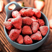 Premium FD Gefreeze-droogde Zoete Aardbeien Hele 100% Natuurlijk Zonder Toegevoegde Suiker Knapperig Vacuüm Verpakt 1kg Vietnam Kant-en-klaar Fruit