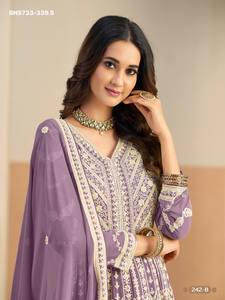 Fournisseur indien de robes Anarkali de qualité supérieure pour les fêtes, en faux georgette épaisse avec broderies, accompagnées d'un pantalon et d'un dupatta. - Product Image 5