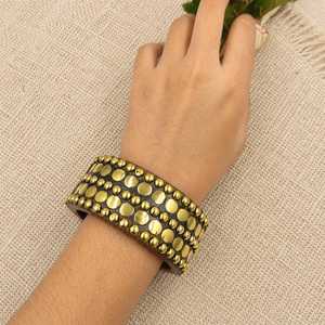 Brazalete de Madera Grabado, Hecho a Mano, Estilo Bohemio Artístico, Joyería de Diseño, Accesorio de Moda, Regalo Geométrico - Product Image 4