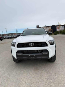รถยนต์โตโยต้า 4Runner ไฮบริด SUV สีขาว พวงมาลัยซ้าย ภายในหุ้มหนัง ยาง R21 หลังคาซันรูฟ เกียร์อัตโนมัติ 5 ที่นั่ง อะไหล่แท้จากโรงงาน (OEM) สำหรับประกอบเอง - Product Image 2