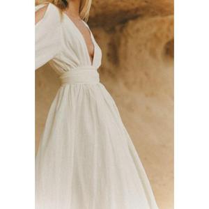 Vestido maxi blanco bohemio con cuello en V profundo para mujer, de manga larga, fluido, para playa, vacaciones o fiestas. - Product Image 5