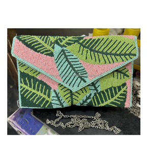 Bolsos de mano de mensajero de estilo bohemio indio hechos a mano con cuentas para mujer, bolsos de hombro elegantes de estilo bohemio para compras de noche - Product Image 4