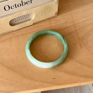 Nouveau bracelet en résine multicolore pour femme – Bijou de mode de haute qualité à porter la nuit – Artisanat en résine - Product Image 5