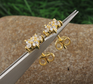 ต่างหูแต่งงานหรูหราชุบเงิน ประดับเพชร CZ ต่างหูแบบห้อยเรียบหรู สไตล์มินิมอล สำหรับผู้หญิง ขายส่งเครื่องประดับ - Product Image 5