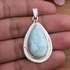 Collar de Plata de Ley 925 con Piedra Azul Natural de Larimar, Chapado en Platino Vintage, Hecho a Mano, con Diseño de Ola Oceánica - Product Image 4