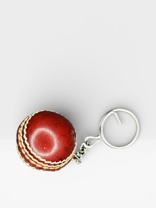Porte-clés balle de cricket avec logo personnalisé OEM Porte-clés en cuir véritable avec promotions pour les fans de cricket - Product Image 2