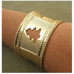 แหวนรองผ้าเช็ดปากทองเหลืองทรงเรขาคณิตทันสมัย ดีไซน์วงกลมซ้อนกัน เป็นมิตรกับสิ่งแวดล้อมและทนทาน เหมาะสำหรับตกแต่งโต๊ะงานแต่งงานและงานเลี้ยง - Product Image 6