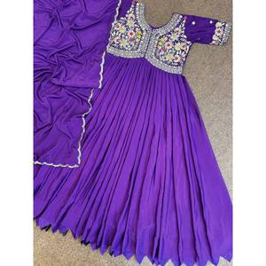 Vestido de noche elegante con corte Aliya con lentejuelas bordadas El trabajo incluye Dupatta - Product Image 5