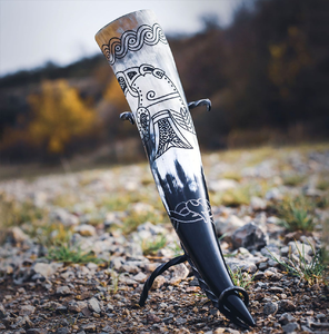 Corne à boire en buffle de la plus haute qualité avec support métallique, style animal, Feng Shui, corne viking écologique - Product Image 1