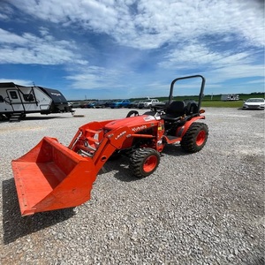 Tracteur compact Kubota B2301 avec chargeur frontal, 4 roues motrices, tracteur utilitaire agricole pour travaux sur le terrain - Product Image 1