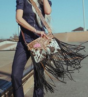 Sac bandoulière en cuir de vachette occidental avec franges – Sac à main vintage bohème fait main avec longues pampilles pour femme