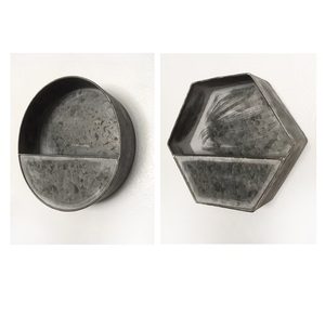 Pot de fleurs mural en laiton de qualité supérieure pour décoration intérieure, planteur mural moderne de haute qualité pour la maison. - Product Image 3