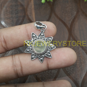 Colgante de prehnita verde hecho a mano, plata de ley 925, diseño de flor de sol, joyería vintage boho, regalo para mujeres, hombres y mujeres (unisex) - Product Image 4