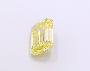 Diamant de laboratoire fantaisie jaune clair 1,32 carat taille émeraude VS1 EX Poli CVD, diamant créé en laboratoire, prix de gros pour fournisseur B2B - Product Image 3
