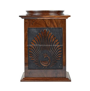 Urnas de cremación de madera personalizadas para cenizas humanas o cajas de madera personalizadas con tarro para cenizas grabado con acabado pulido de la mejor calidad - Product Image 1