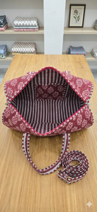 Hermosa Bolsa de Lona Roja Le Souvenirs con Estampado Floral Hecha a Mano, Correa Desmontable, Duradera, Ecológica, de Gran Capacidad, Deportiva - Product Image 2