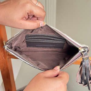 Portefeuille en cuir de vachette repoussé à la main multifonctionnel de grande capacité avec logo personnalisé pour femmes - Product Image 6