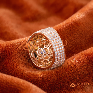 Anillo Solitario de Oro Rosa de Lujo |   Gran Piedra Central Redonda con Doble Halo |   Anillo de Oro Rosa Estilo Hip Hop con Incrustaciones de Diamantes - Product Image 3