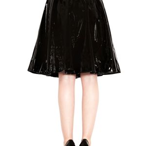 Jupe courte plissée en similicuir brillant pour femme, couleur unie, taille normale, toutes saisons - Product Image 3