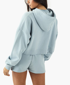 Ensemble de survêtements en coton pour femmes avec logo personnalisé, 2 pièces : sweat à capuche court zippé et short, coupe oversize à épaules tombantes, respirant, longueur genou, couleur unie - Product Image 2