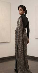 Sari en Georgette avec travail de sequins pour occasions spéciales, accompagné d'un chemisier en satin de Bangalore - Product Image 4