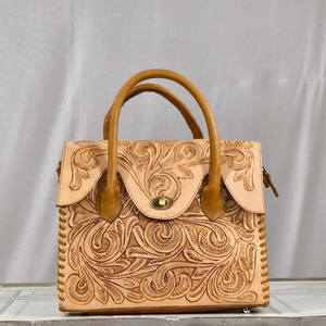 Sac fourre-tout vintage en cuir véritable avec fermeture éclair à motif floral, doublure en polyester, idéal pour la plage, les voyages et l'usage quotidien - Product Image 2