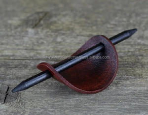 Pince à cheveux en bois sculptée à la main de la meilleure qualité avec bâton pour les cheveux des femmes et des filles - Product Image 5