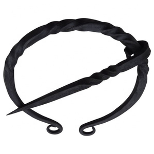 Cruz de Troll Medieval Forjada a Mano, Colgante de Hierro Tradicional Hecho por Ferreteros, Amuleto Nórdico Rústico con Acabado Artesanal - Product Image 2