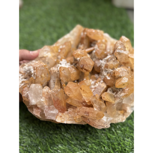 Cristal de quartz himalayen de haute qualité en forme de grappe de mangues, pierre naturelle pour la décoration intérieure et les collectionneurs - Product Image 4